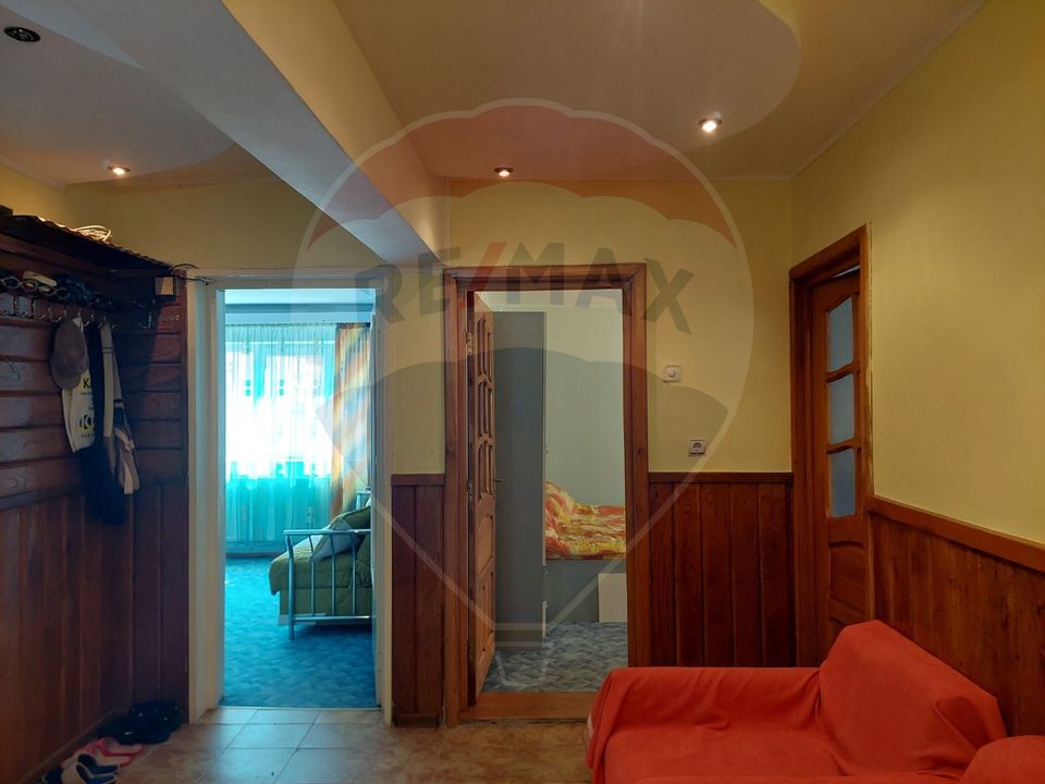 Apartament 3 camere decomantdate Slanic Moldova