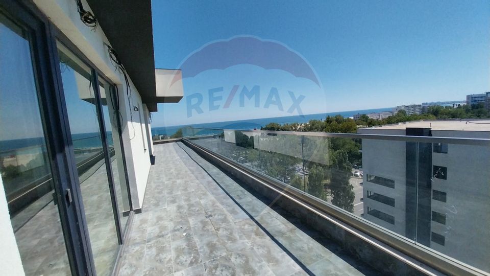 Penthouse de vanzare in Statiunea Mamaia lift privat