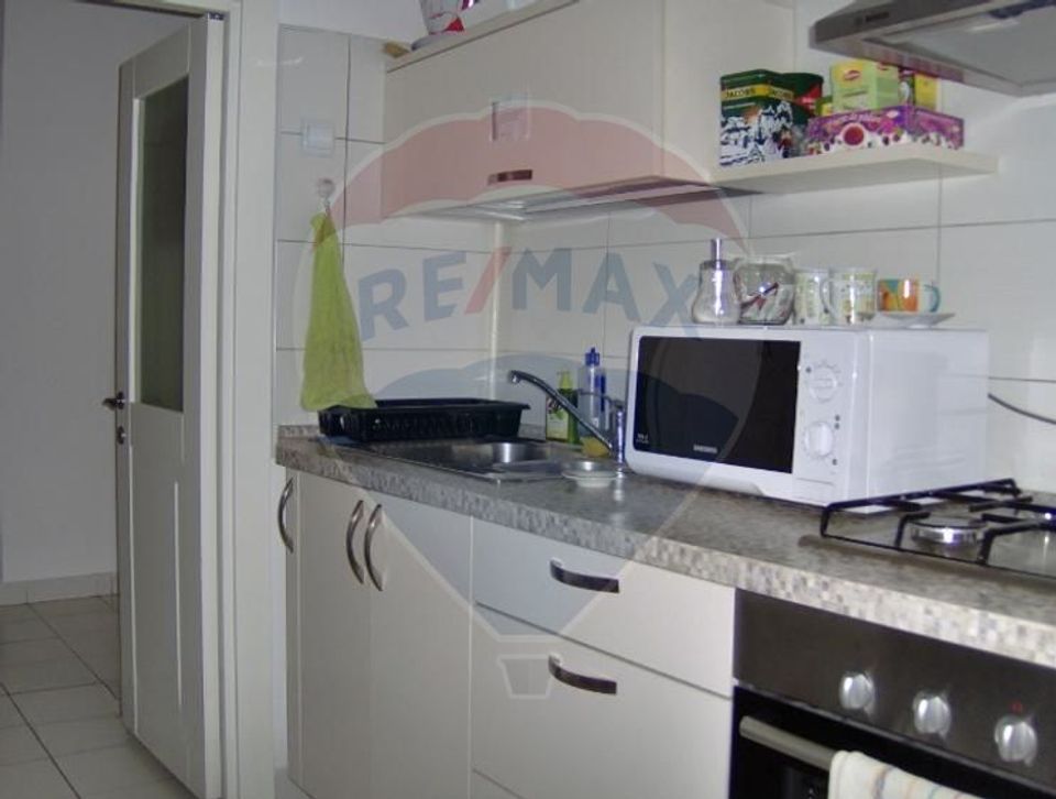 Apartament 6 camere decomandat