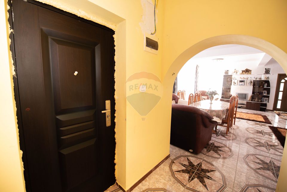 Casa individuala cu 6 camere de vanzare, Singureni, Cringuri, Giurgiu