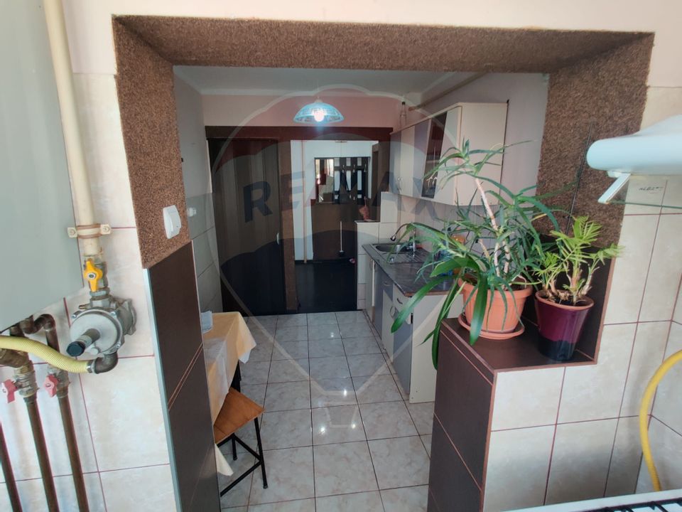 Apartament cu 3 camere de vanzare. Pret REDUS!