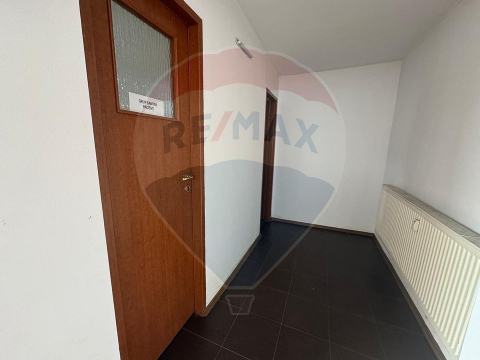 Spațiu comercial de 900mp de vânzare în zona Romanesti