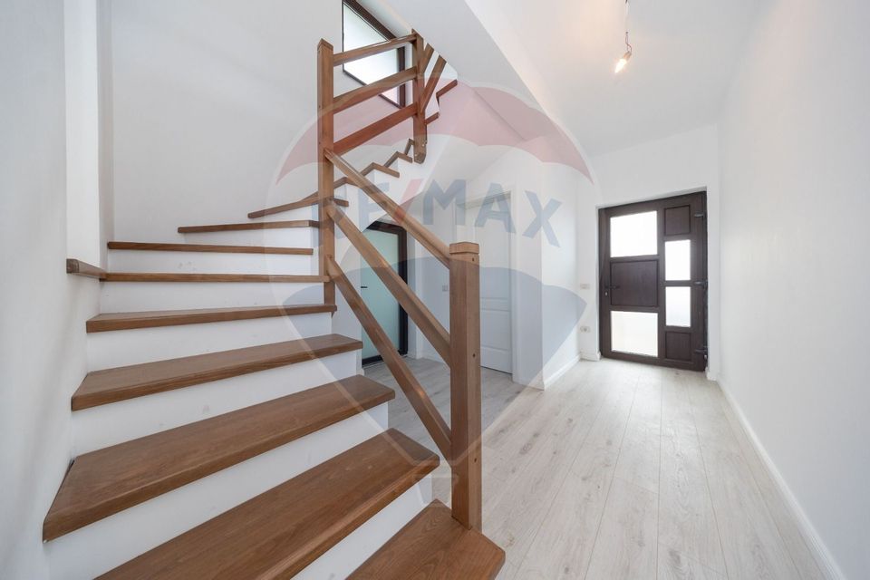 4 room House / Villa for sale