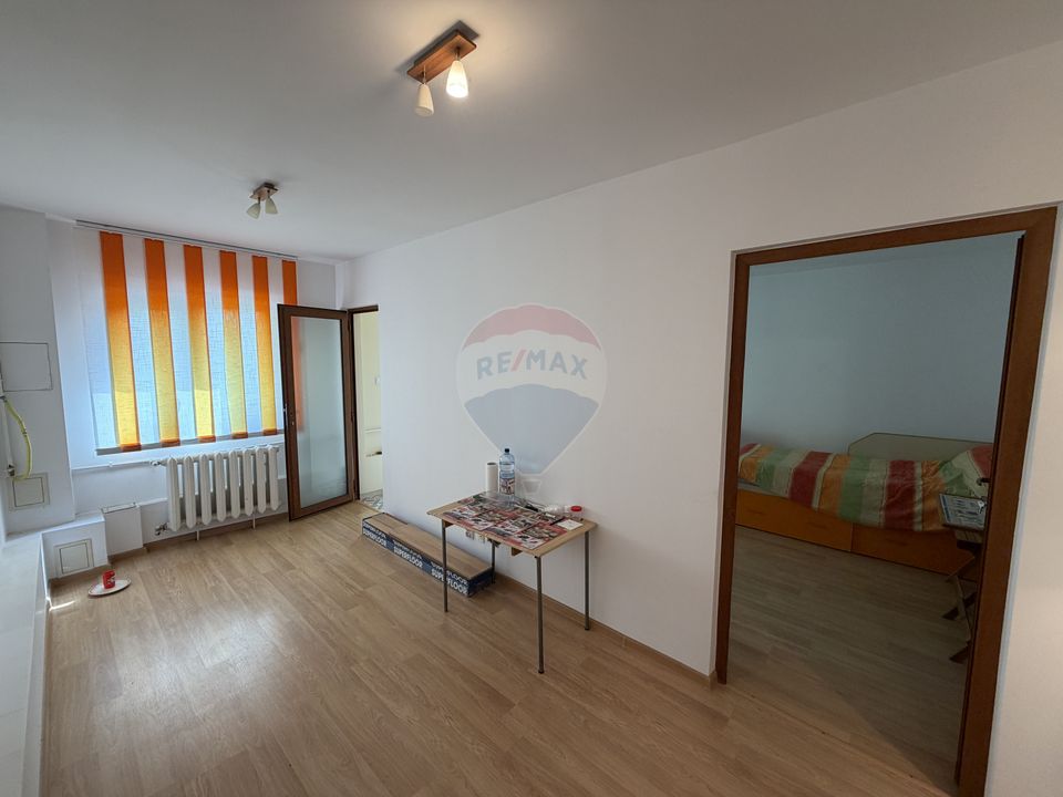 Apartament doua camere et 1