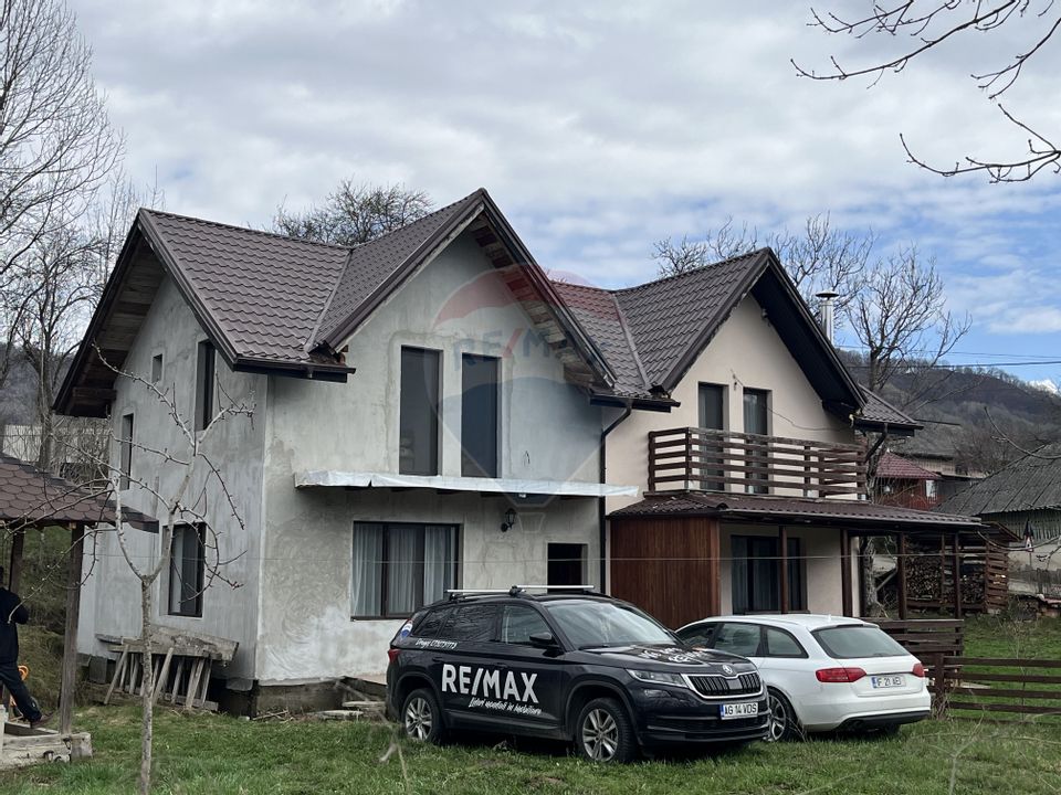 4 room House / Villa for sale