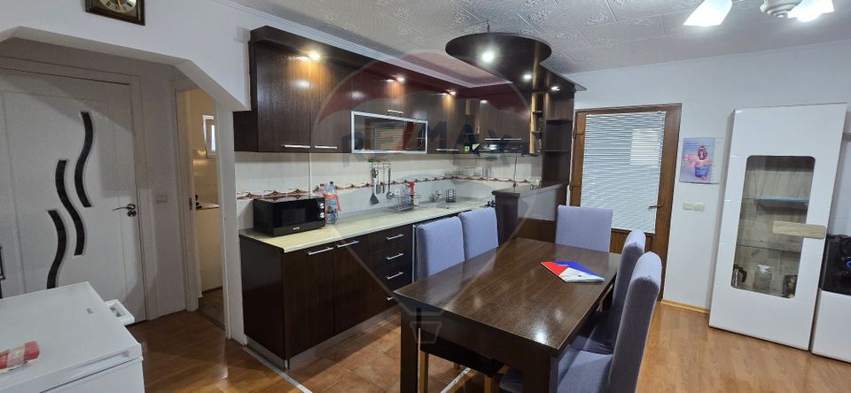 6 room House / Villa for sale