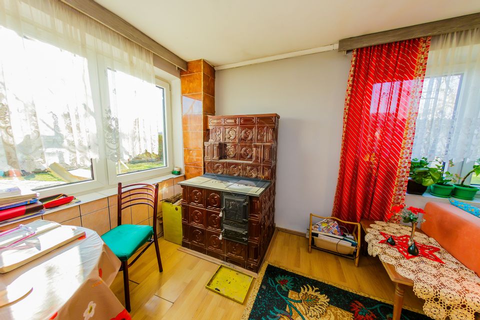 DE VANZARE Proprietate  în Țicău – douǎ case cu livadă și gospodărie