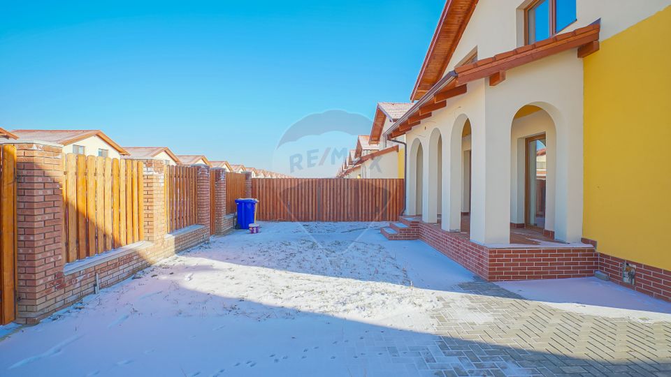 REZERVATA! Vilă nouă, cu 4 camere si teren de 500mp, în Cristian