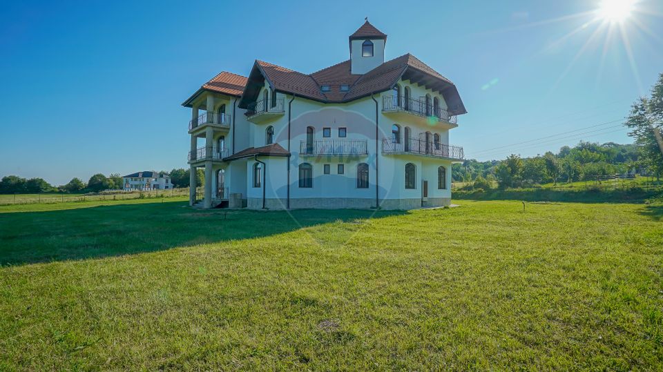 Building with medieval architecture, with multiple destinations