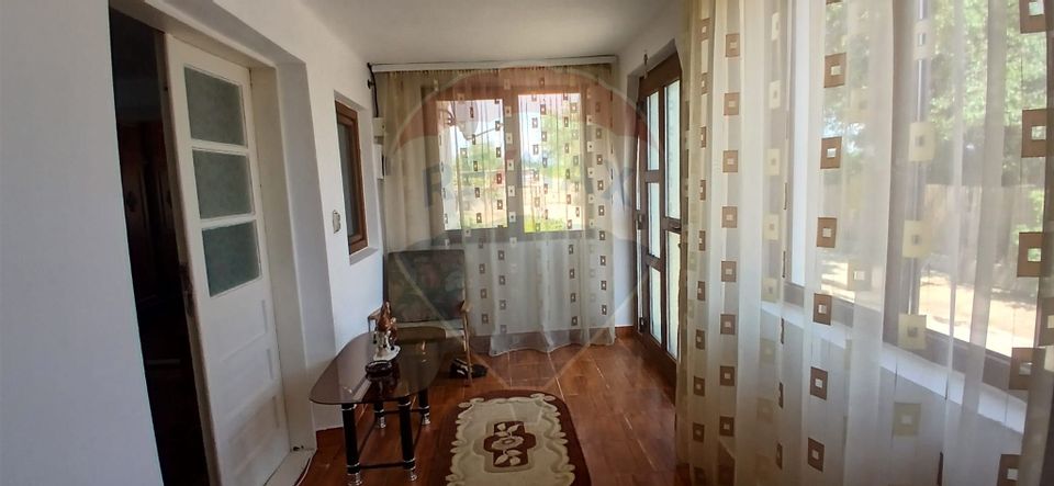 4 room House / Villa for sale, Periferie area