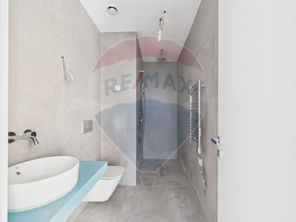 Bright and modern villa for sale in Amber Forest Tunari