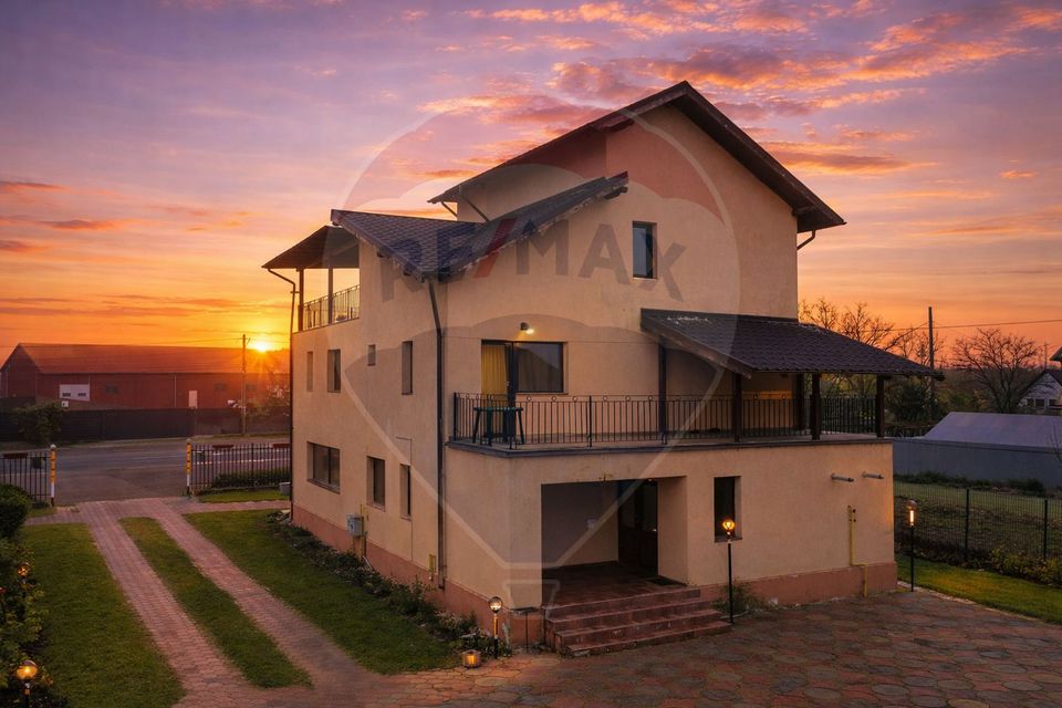 24 room Hotel / Pension for sale