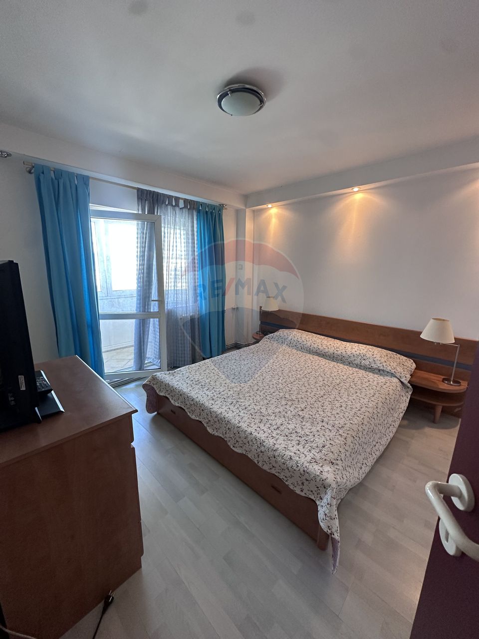 Apartament cu 3 camere de vânzare în zona Baneasa