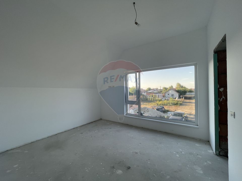 4 room House / Villa for sale