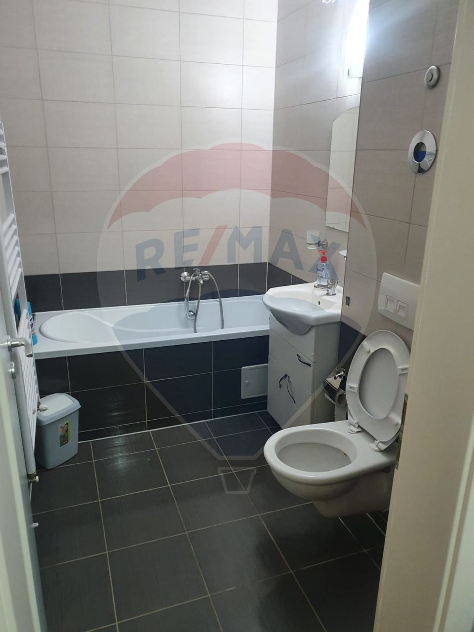 Apartament cu 2 camere de închiriat în zona Avantgarden