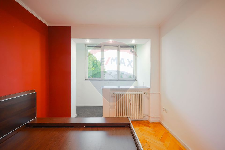 Apartament cu 3 camere de vânzare – ultracentral, vedere panoramică