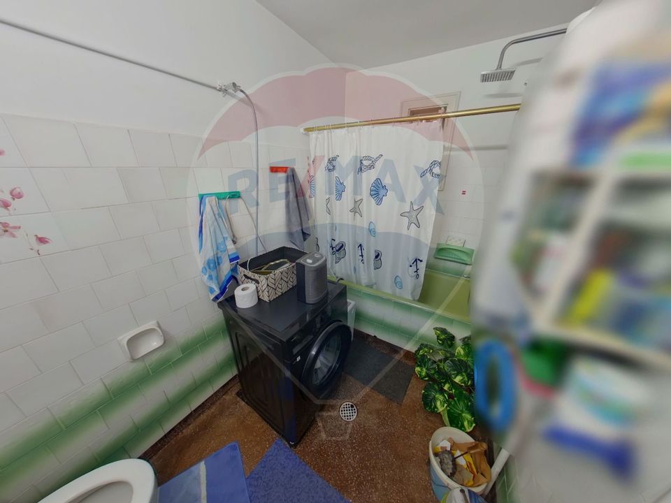 6 room House / Villa for sale, Vest area