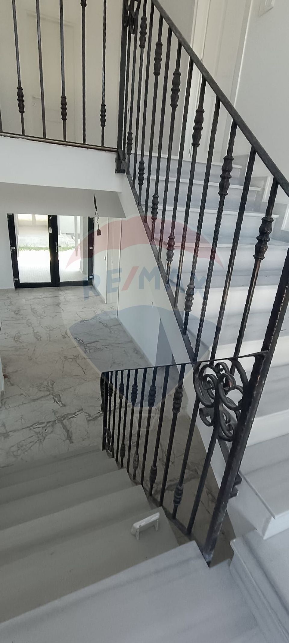 5 room House / Villa for sale