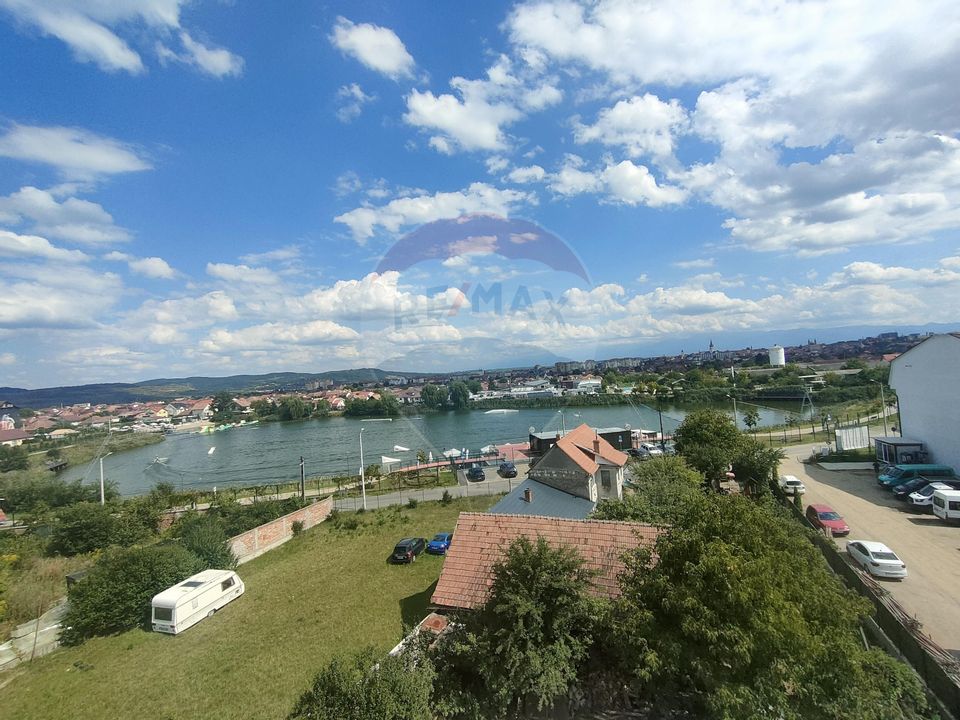 Apartament de vanzare cu gradina