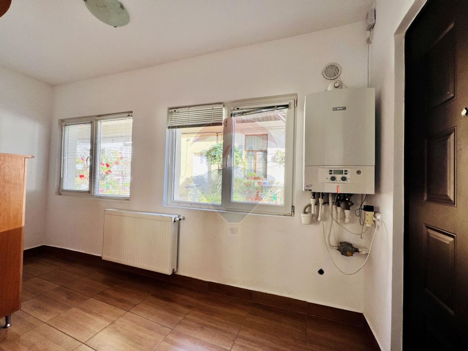 Casă cu 2 camere , 65 mp , Centru , str. Ploiesti