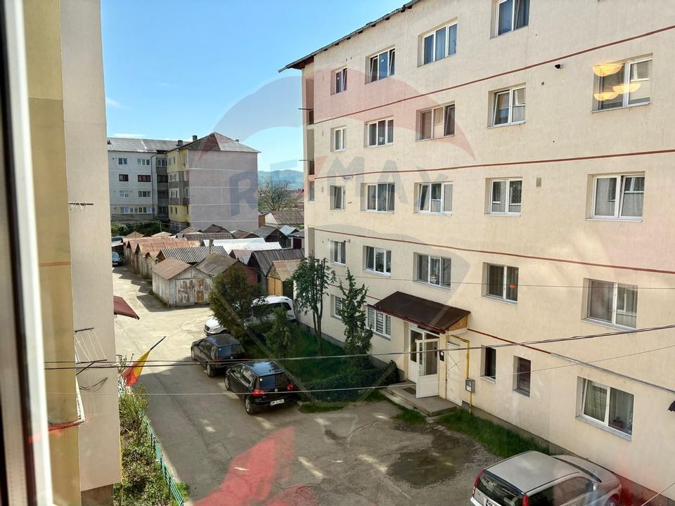 Apartament cu 4 camere de vânzare în zona Ultracentral