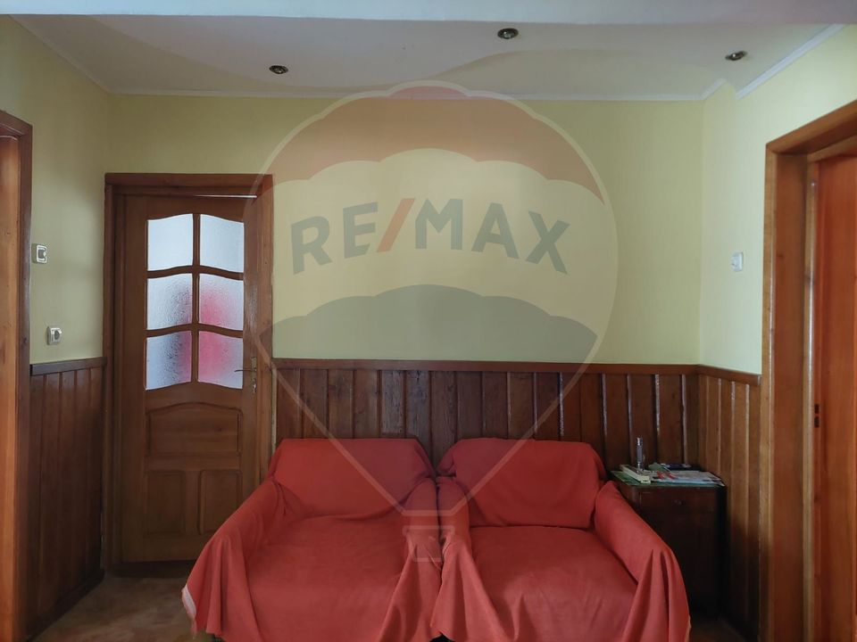 Apartament 3 camere decomantdate Slanic Moldova