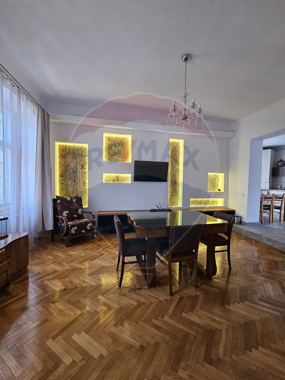 Apartament Lux cu 3 camere de închiriat în zona Ultracentrala