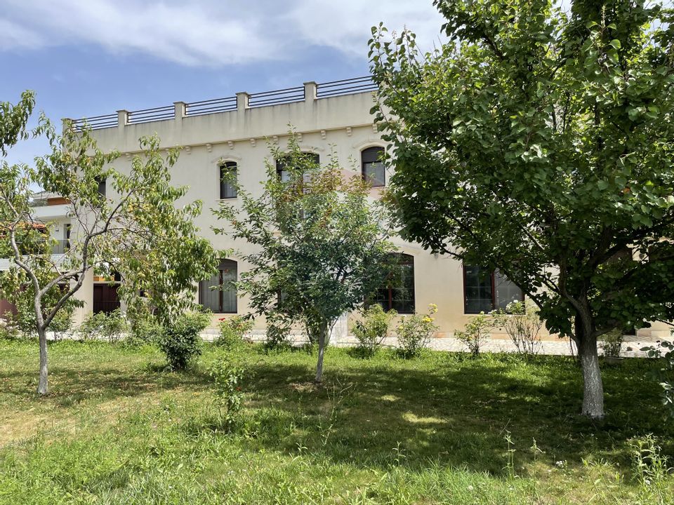 Duplex in stil Neoclasic de Vânzare în Mogoșoaia