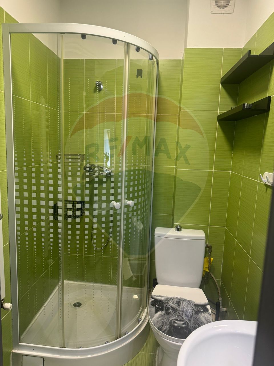 De inchiriat garsoniera la mansarda locatie centrala Unirii