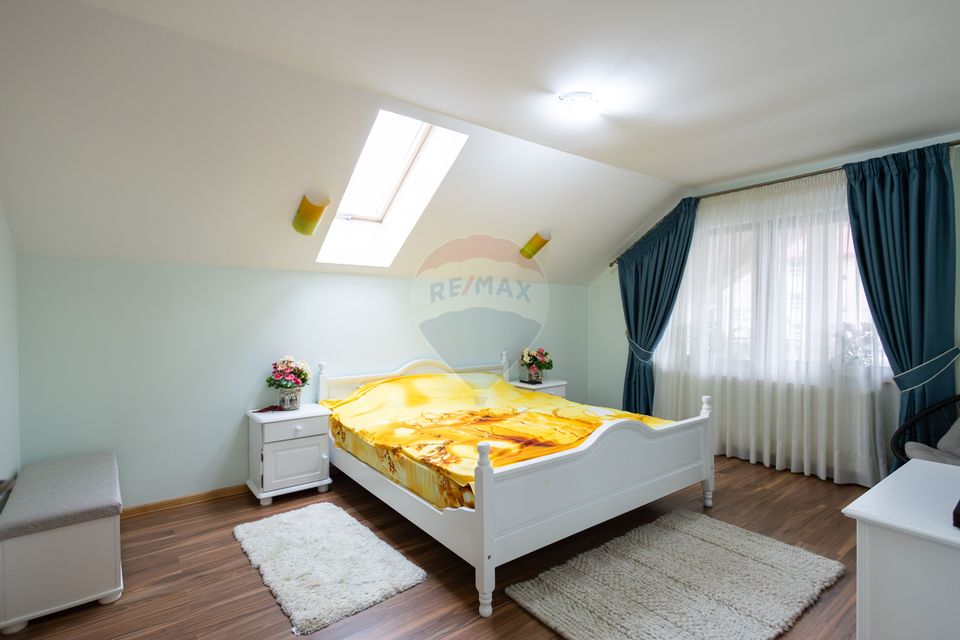 Casa spatioasa de vanzare