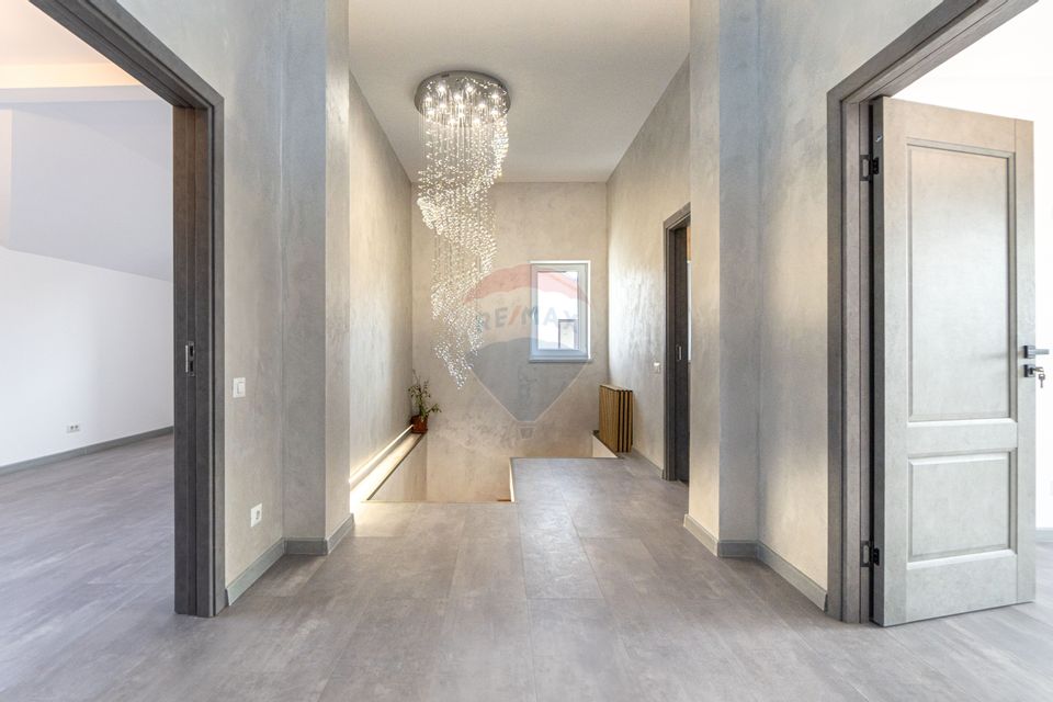 CASE NOI ÎN ARHITECTURĂ ALPINO-MODERNĂ CU ALEE PRIVATA | CRISTIAN