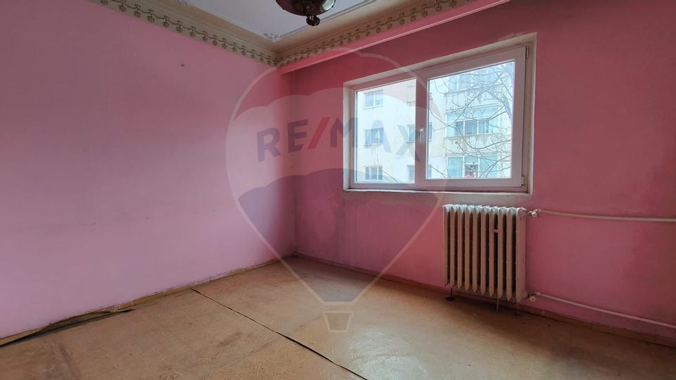 Apartament cu 3 camere de vânzare în zona Inel II Constanta
