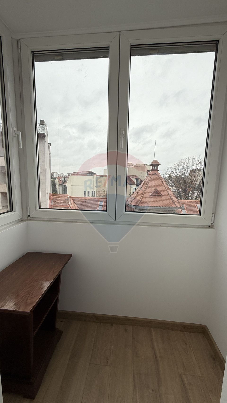 De inchiriat! Garsoniera la Universitate