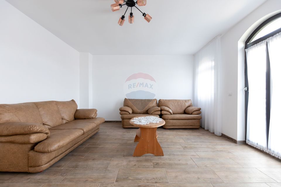 5 room House / Villa for sale