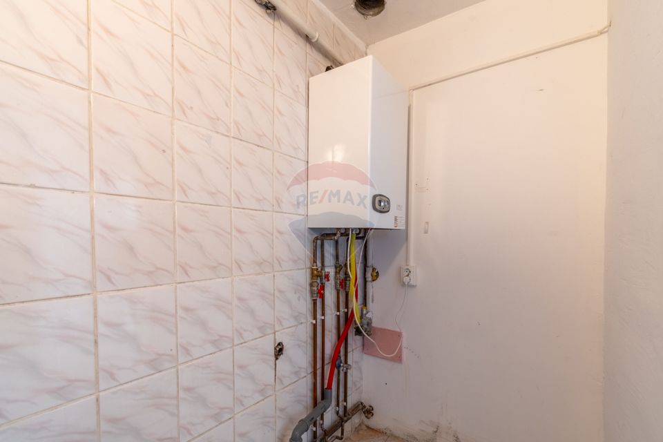 58.35sq.m Commercial Space for rent