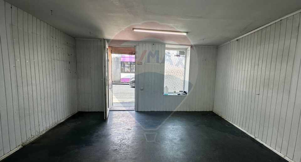 45sq.m Commercial Space for rent, Semicentral area