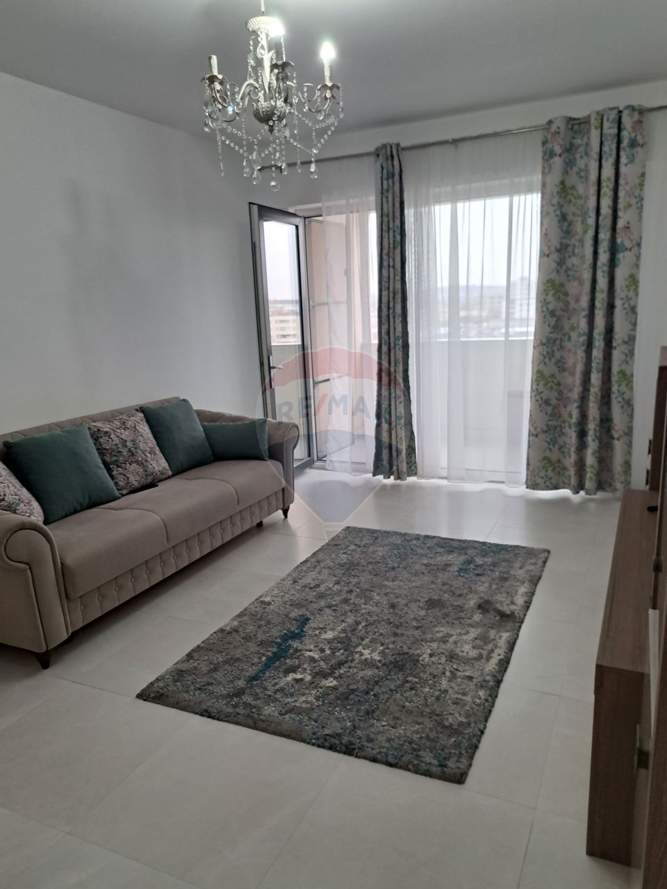 2 camere de închiriat, bloc nou