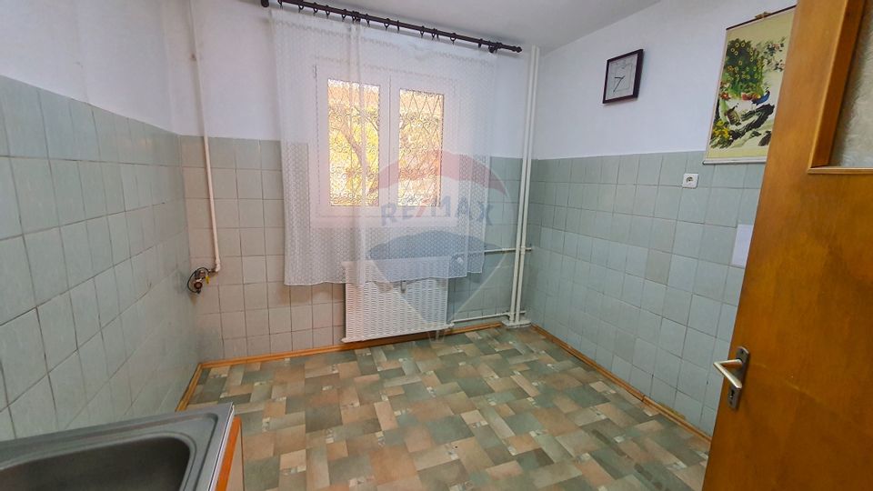 2 rooms apartment for sale in Teiul Doamnei area