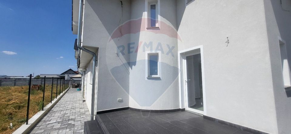 4 room House / Villa for sale