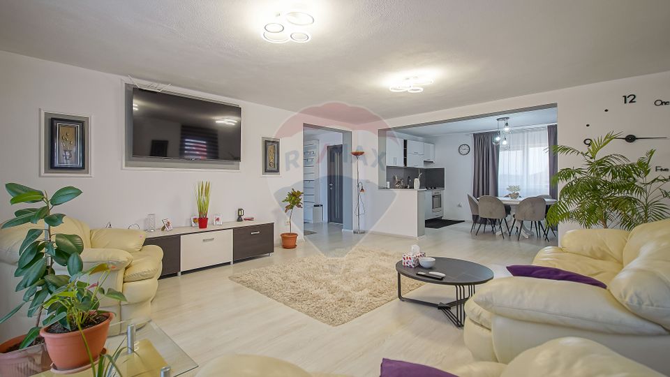 Comision zero, casa individuala + cabana A frame in Bod, la intrare