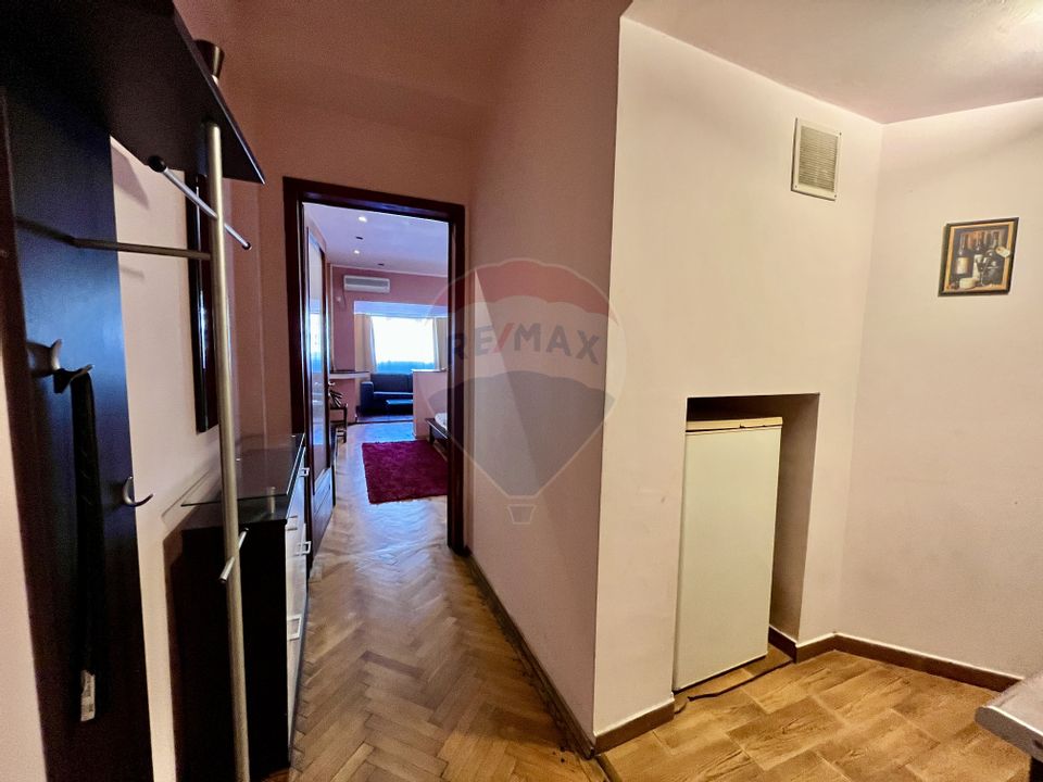 Garsonieră spațioasă - Piața Romană, vedere spre ASE, disponibila acum