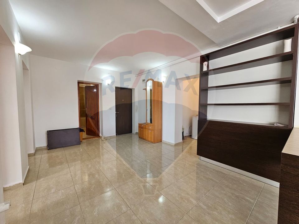 Inchiriez apartament spatios cu 4 camere, 2 bai, parcare in Gheorgheni