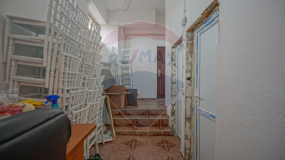 275sq.m Commercial Space for rent, 13 Decembrie area