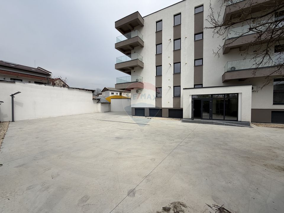 Apartament 3 camere bloc nou zona Finante