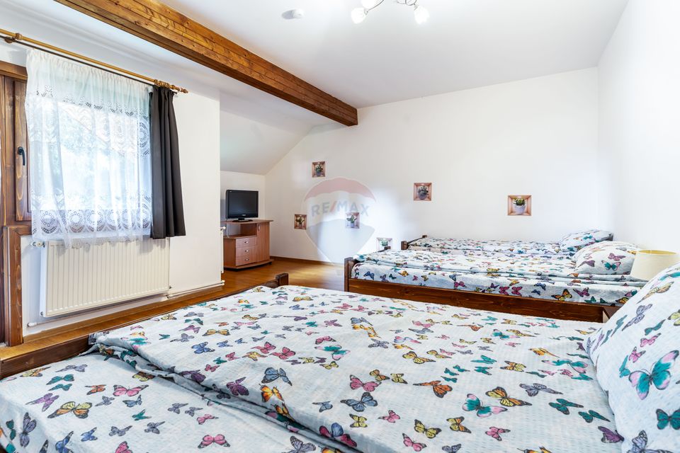 Cabana cu 7 camere de vânzare, 387 mp util, 1300 mp teren!