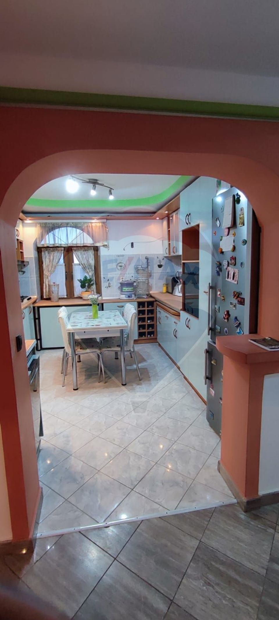 Oportunitate apartament 4 camere la Strada Principala