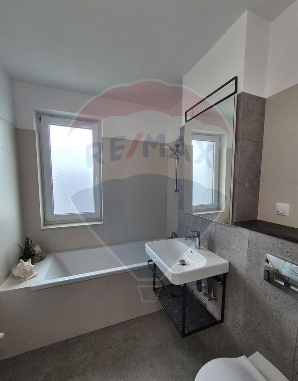 Apartament cu 3 camere de inchiriat, zona Europa