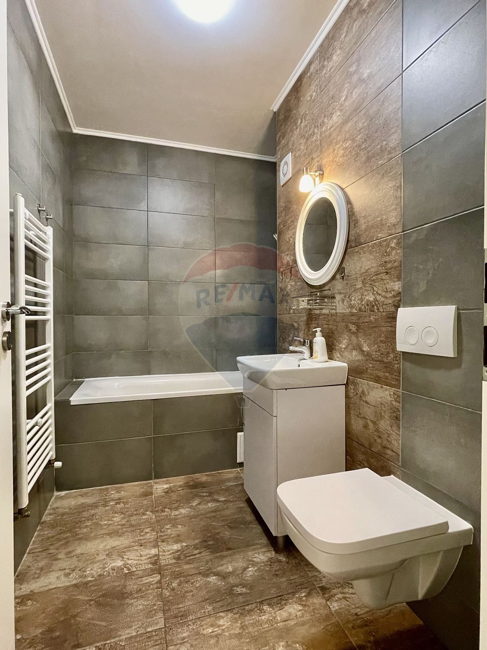 Apartament cu 2 camere de închiriat în zona Tomis Plus