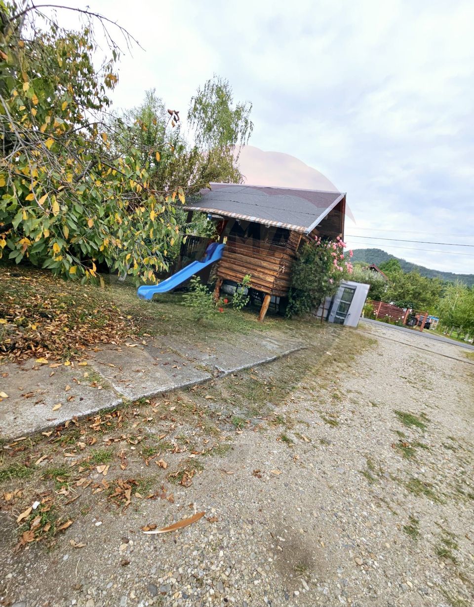 Casă / Vilă cu 5 camere de vânzare