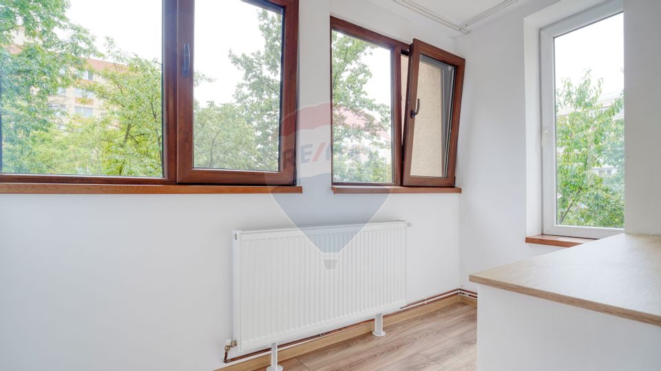 Apartament cu 3 camere de închiriat B-dul Victoriei